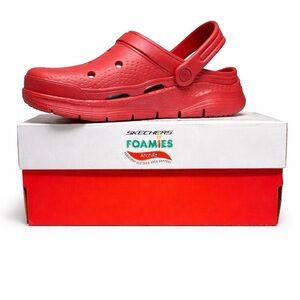 Skechers Men’s Valient Foamies Arch Fit Red size 8
